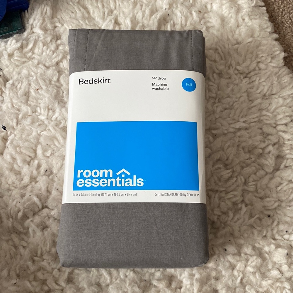 Brand New Room Essentials Bedskirt